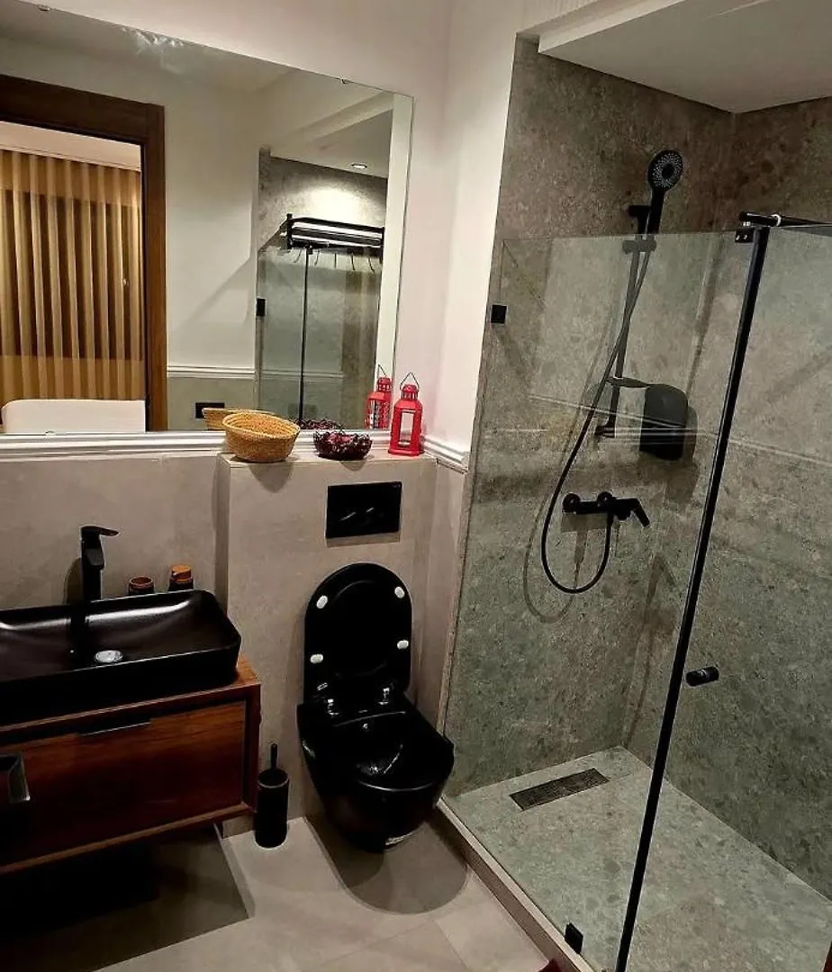 Studio Chaleureux 50M2 Avec Cuisine Au Centre De Casa Et Proche Du Tramway Ghandi Casablanca 0*,  Marokko